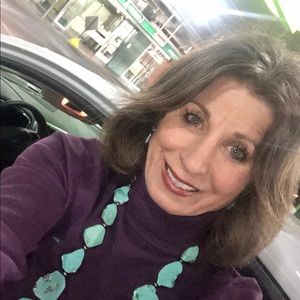 Meet your Posher, Robyne